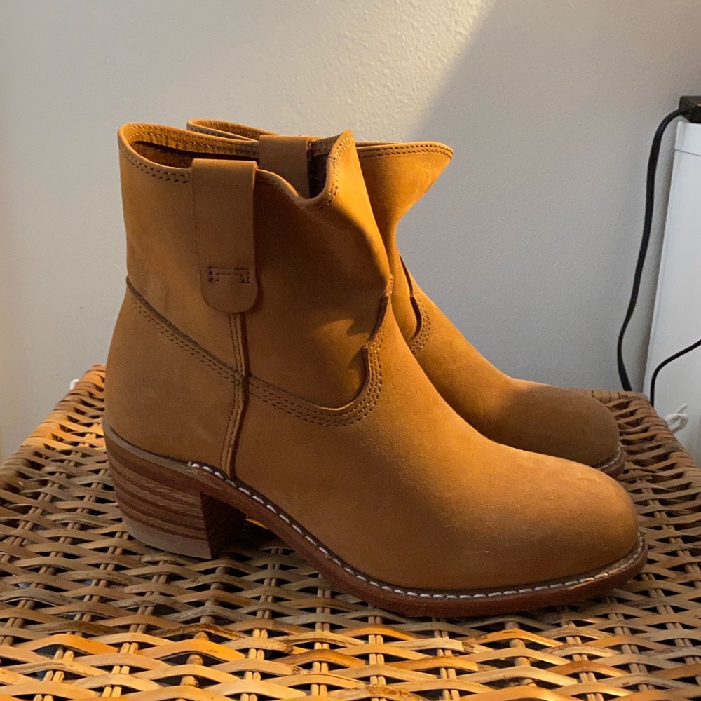 Women’s Red Wing Boots Inez Honey Suede